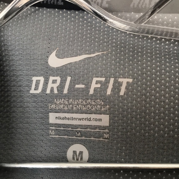 Men’s NIKE Dri Fit Running Shirt - Picture 3 of 7